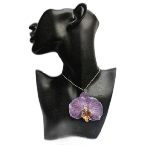 Collar Dije de Orquídea Morada con Cadena de Plata 925