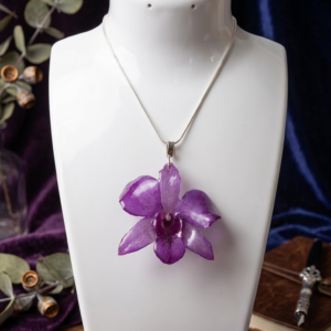Dije de Orquídea (Incluye Cadena de Plata 925)