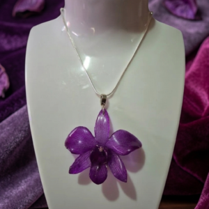 Dije de Orquídea (Incluye Cadena de Plata 925)