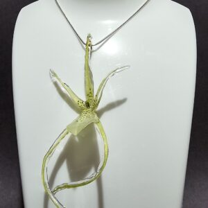 Dije de Orquídea Brassia Verrucosa (Incluye Cadena de Plata 925)