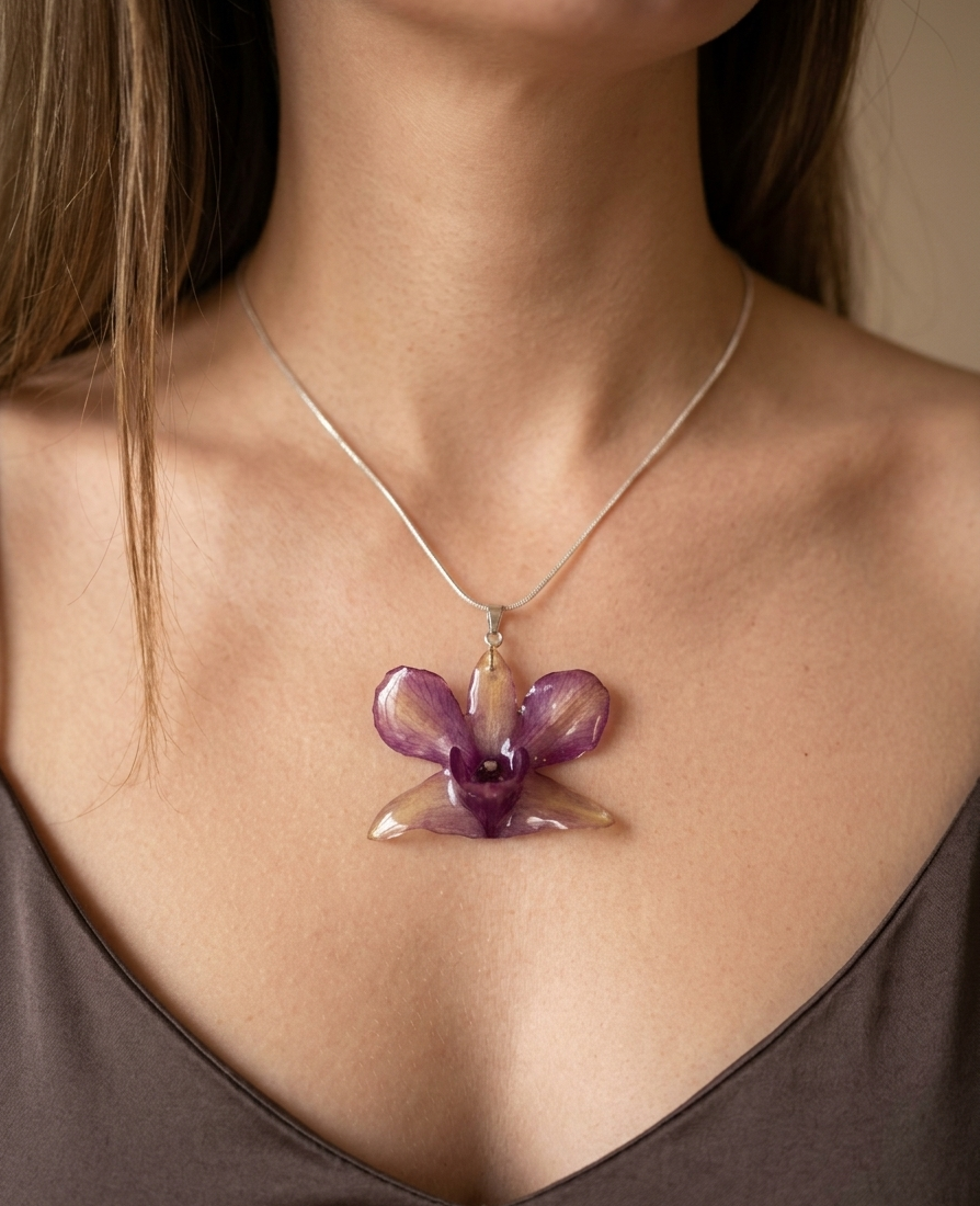 Dije de Orquídea (Incluye Cadena de Plata 925) - Image 3