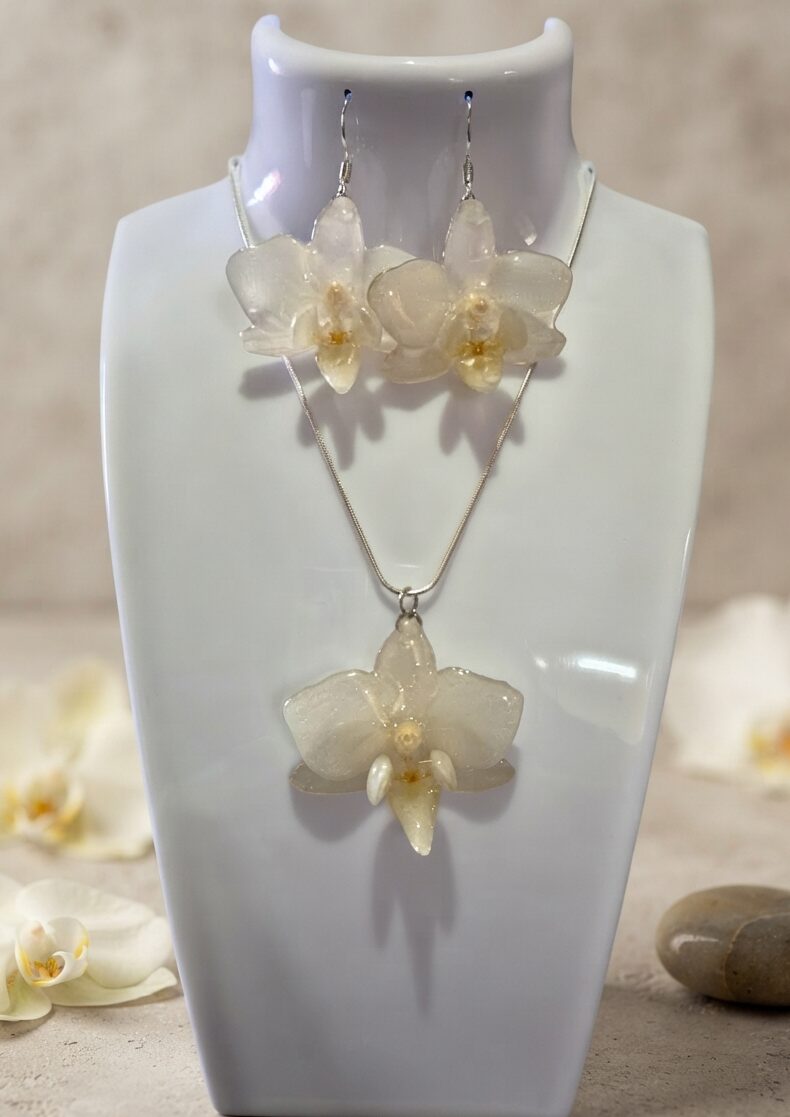 Set de Dije y Aretes de Orquídea Natural en Plata | Ixya